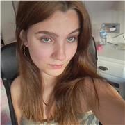 Soy una estudiante con amplios conocimientos de idiomas,  en especial, de inglés. Me gustaría dar clase a ESO y Bachillerato